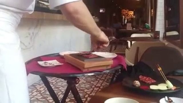 undefinedginger шеф жарит багью на вулканических камнях 400Град смотреть онлайн