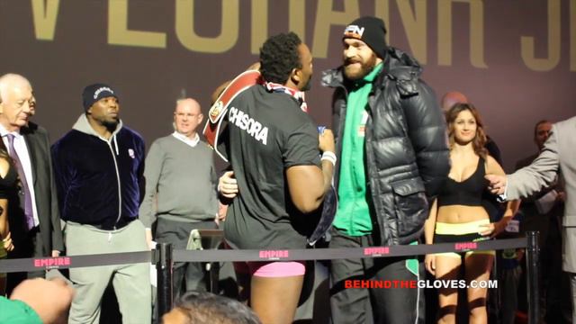 Tyson Fury and Dereck Chisora talk smack at the face off смотреть онлайн