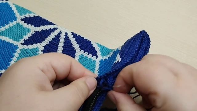 Часть 2. Косметичка, мини сумочка. Пришиваем молнию и подклад | Part 2. Sew on the zipper and linin смотреть онлайн