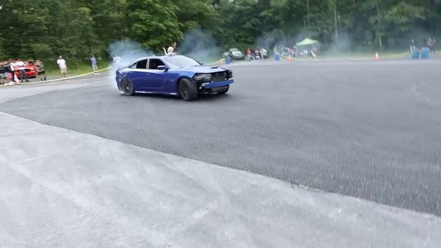 FIRST DODGE CHARGER TO SPIN with NO DOORS w/ MR GOTDAMNIT! (HE CRASHED) смотреть онлайн