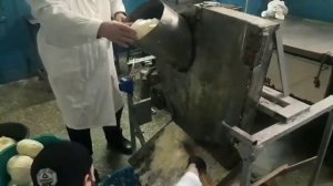 Шинковка капусты.  Электрическая шинковка.  Самодельная шинковка для капусты. Нарезка капусты.