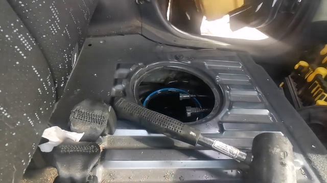 How to flush a fuel system on a diesel car. Citroen C3 2007. Filled petrol instead of diesel. смотреть онлайн
