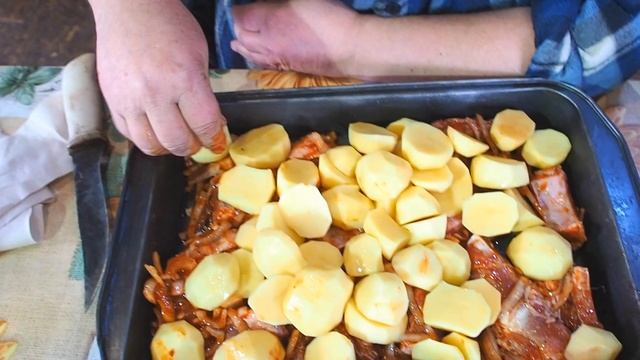 Ребрышки с картошкой и 30-тью минутным маринадом смотреть онлайн