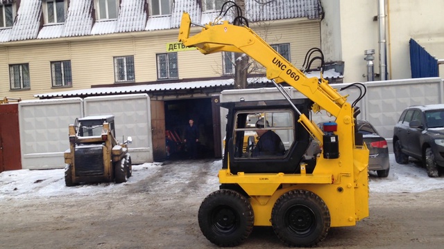 Мини-погрузчик UNC-060 