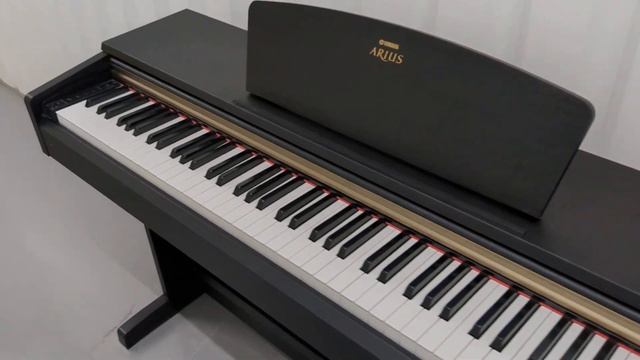 Yamaha Arius YDP-161 digital piano in satin black finish stock number 23171 смотреть онлайн