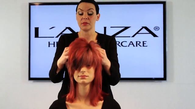 Объемная укладка без начеса при помощи текстурирующей пудры L'anza смотреть онлайн