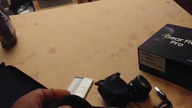 Samsung gear fit 2 Pro unboxing смотреть онлайн