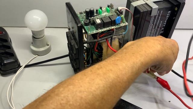 INVERSOR 12V 7Ah para (220V) pode funcionar com uma bateria 150Ah? смотреть онлайн