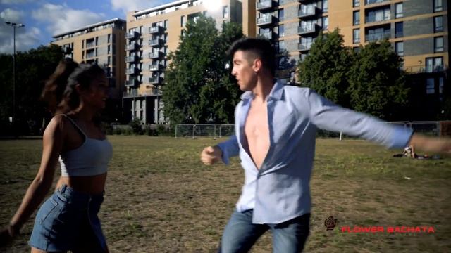 GONZALO Y VALERIA BACHATA DANCE - BRUNO MARS - TALKING TO THE MOON смотреть онлайн