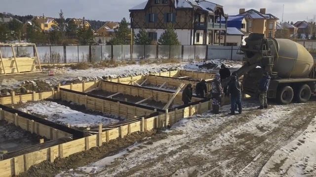 Строительство коттеджей в Омске. Фундамент для каркасного дома. смотреть онлайн