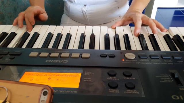 Моя мама очень красиво играет!?😗😍😻😻😻 смотреть онлайн