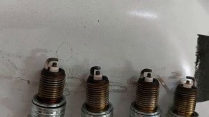 Автомобтль Нива троит