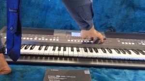 YAMAHA PSR-S670 Electronic Piano Workstation