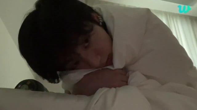 (28.07.2023) JUNGKOOK WEVERSE LIVE | Jungkook Is Shirtless In His Live | #Jungkooklive #jklive