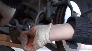 Замена передних тормозных колодок Suzuki Grand Vitara 2011