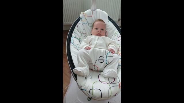 Укачивающий центр 4moms Mamaroo смотреть онлайн