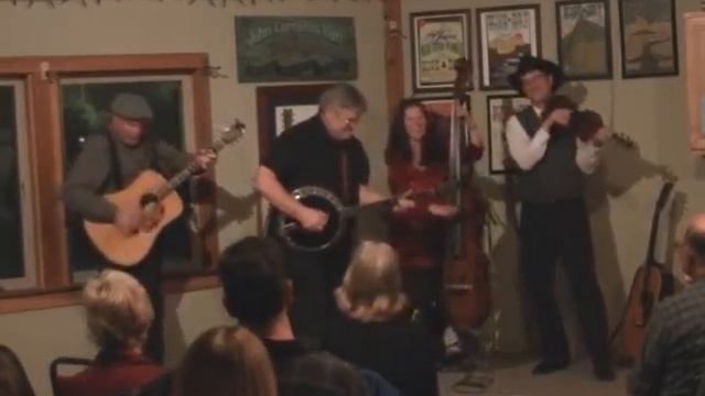 Kathy Boyd & Phoenix Rising - Living in Them Hills So Far Away House Concert Version смотреть онлайн