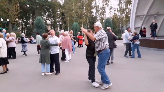 Я бы!???/Танцы в парке Горького Харьков октябрь 2020 Dance Kharkiv смотреть онлайн