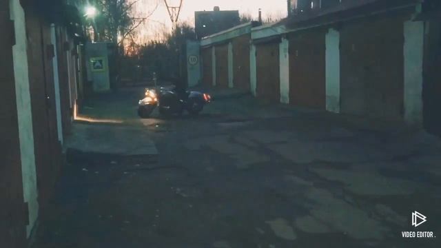 Honda VTX 1300 Motorcycle vs Cobra смотреть онлайн