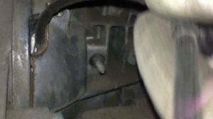 Замена датчика положения коленвала Kia Sorento II XM 2010.Верхние болты креплениями раздатки к АКПП