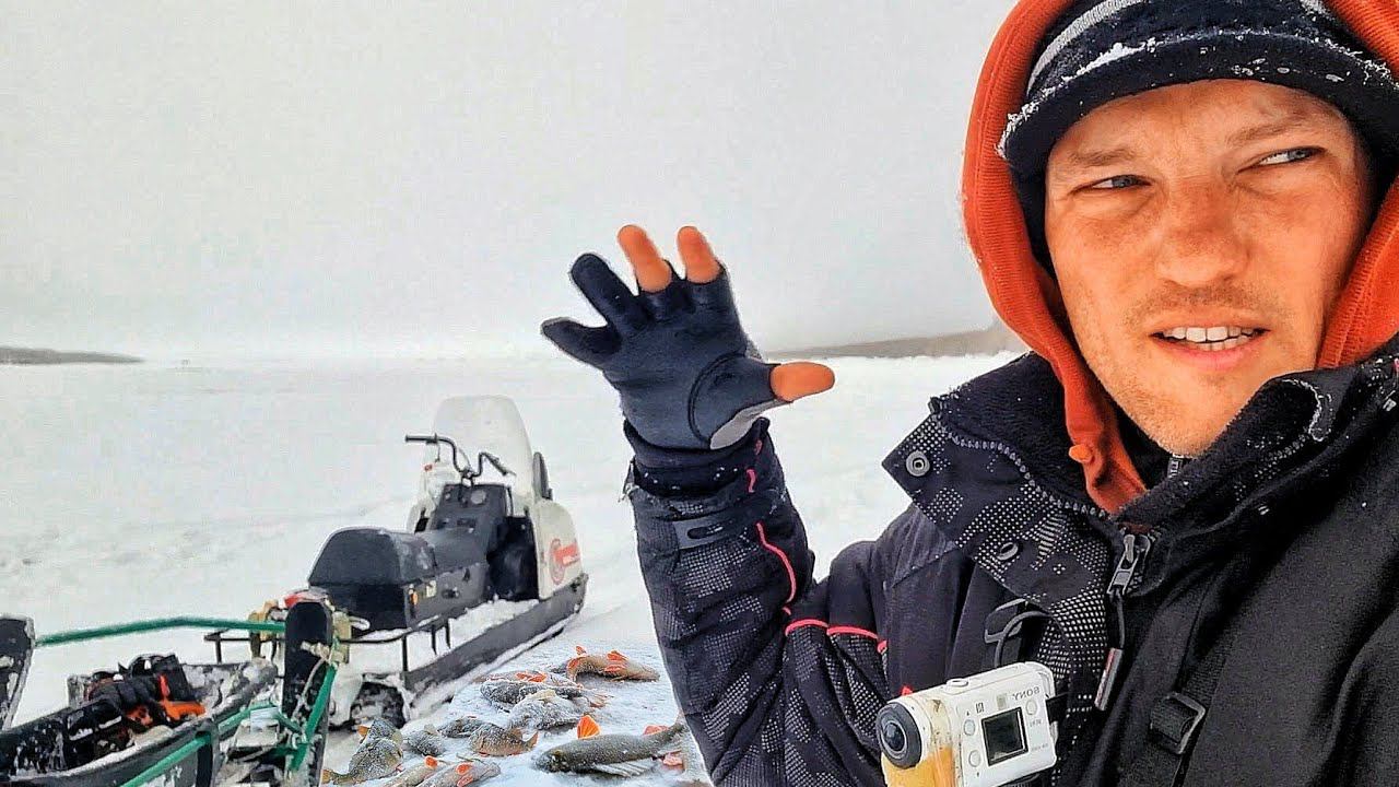 ЭТО НЕВОЗМОЖНО! САМИ ЛЕЗУТ ИЗ ЛУНКИ И ЖРУТ ЗАПЧАСТИ! ТАКОЕ ТОЛЬКО ЗДЕСЬ В ЯКУТИИ! Первый лёд 2021-22 смотреть онлайн