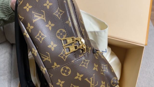 Распаковка рюкзака Louis Vuitton Palm Springs Backpack PM. Обзор реплики. смотреть онлайн