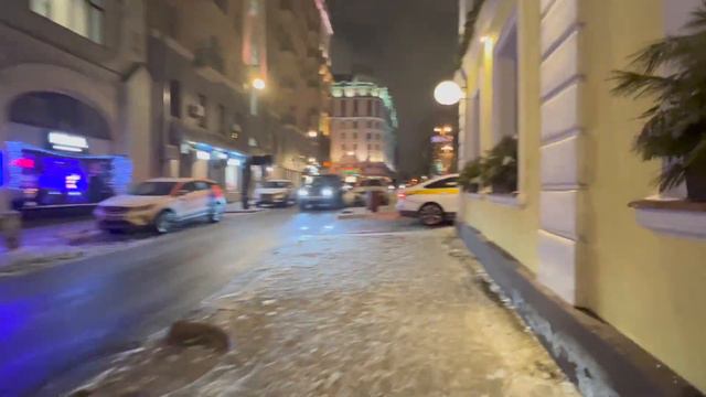 Влог из Москвы || Патриаршие пруды , много вкусной еды & Moscow Vibeees 🤍🎀 смотреть онлайн