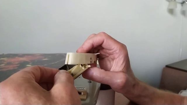 Установка головки звукоснимателя ГЗК-58Н в тонарм ламповой радиолы и снятие головки смотреть онлайн