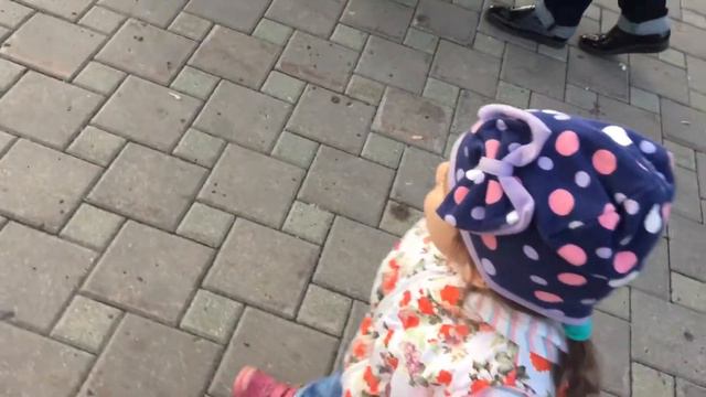 Цветной бульвар. Тюмень.🍁 Дочь просит купить ей настоящего единорога 😁 смотреть онлайн