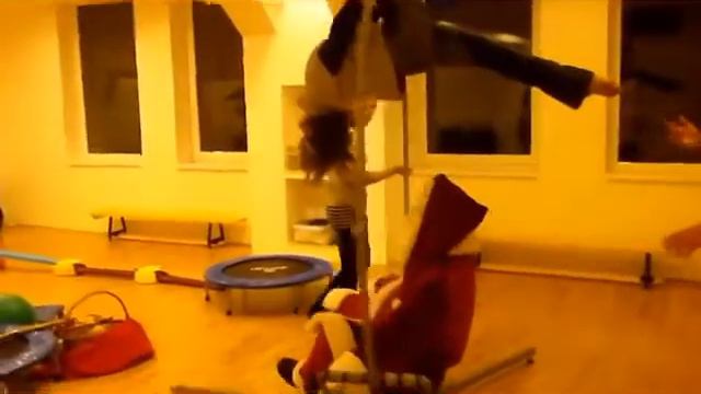Sebők Aida és Bőczy Timi (Mikulás) смотреть онлайн