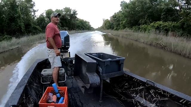 2,500 mile Fishing Adventure - PART 3: Fishing Louisiana! (Catfish, Frogs and Crawfish!) смотреть онлайн