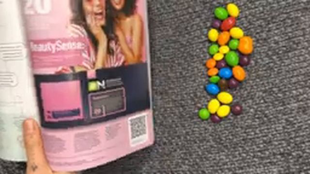 АСМР Итинг конфетки и чтение журнала / АSMR Eating смотреть онлайн