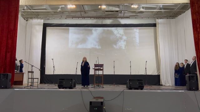 Песня "Синий платочек" муз. Е. Петербургского смотреть онлайн