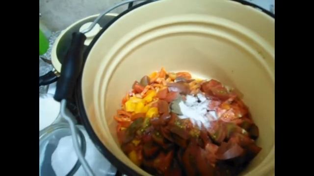 салат "Шарлотта" из томатов на зиму/канал хлопоты мамы домохозяйки смотреть онлайн