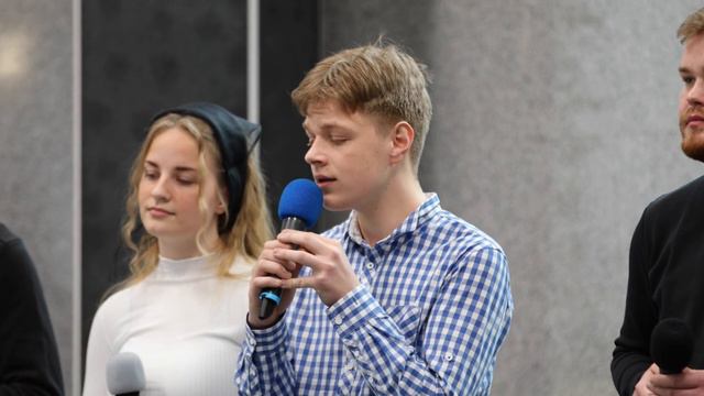 Иисус, души Спаситель. Fam. Binefeld смотреть онлайн
