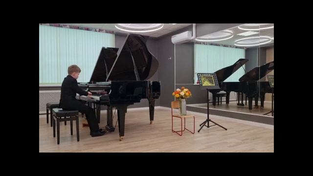 Э.Григ - Халлинг Соль минор, В.Коровицын - Уличный фокусник смотреть онлайн