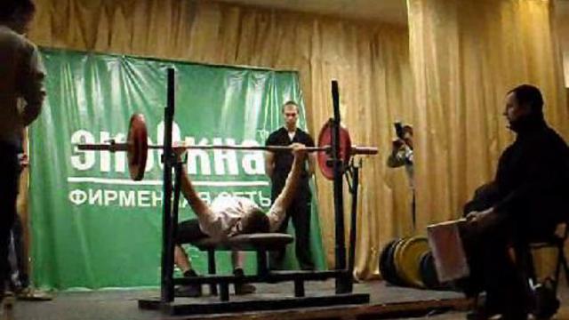 Толмачев Михаил, жим 75 кг смотреть онлайн