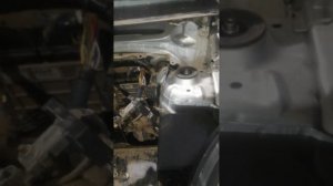 замена передних стоек Toyota Vits