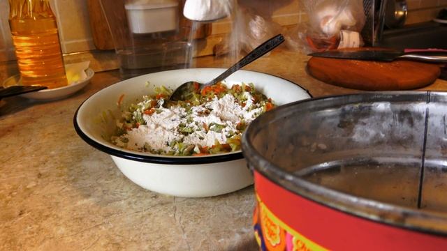 Деруны или оладьи - смесь: кабачок, картошка, морковь и лук-будет вкусно смотреть онлайн