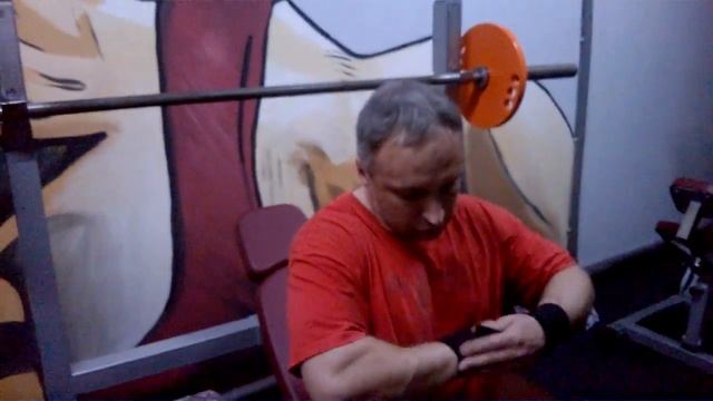 Жим на наклонной скамье не разводя локти смотреть онлайн