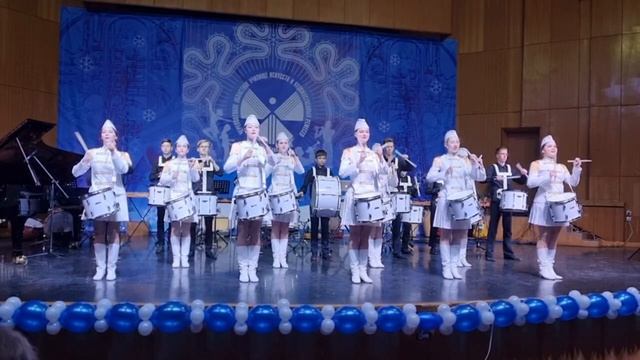 «Весенний град» Федотов Р исполняет Сводный состав барабанщиков Училища искусств смотреть онлайн