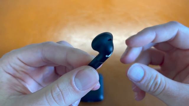 Marshall Minor III vs Apple AirPods | Unboxing - First looks and Size comparison смотреть онлайн