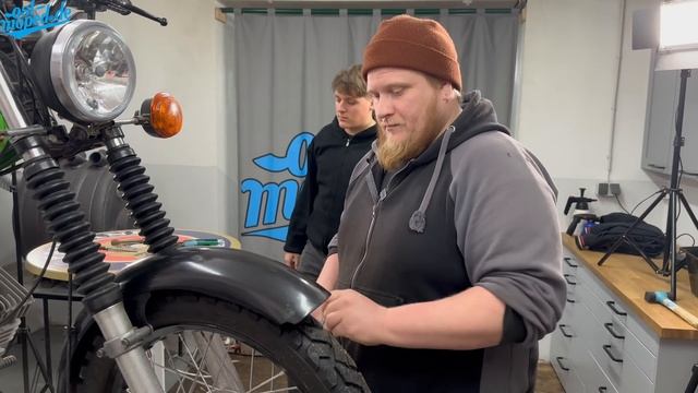 Simson S51 | Umbau auf H4 Klarglas Scheinwerfer | ost-moped.de смотреть онлайн