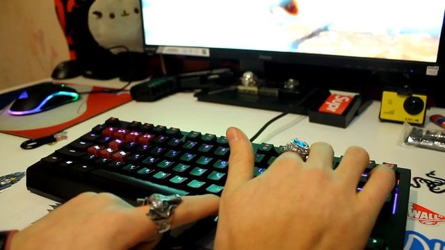 ЗЕЛЕНЫЕ СВИТЧИ RAZER! Обзор Razer BlackWidow Chroma V2 Tournamenta Edition! смотреть онлайн