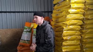 ПЕРЕХОДИМ НА НОВЫЕ КОРМА//ЧЕМ КОРМИТЬ БРОЙЛЕРОВ//СКОЛЬКО ЗАТРАТ НА ОДНОГО БРОЙЛЕРА.