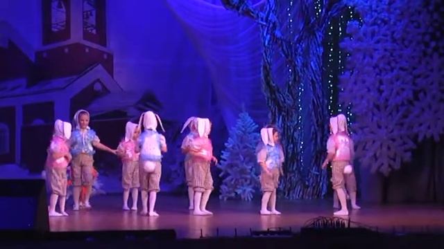 08.01.2019 г. - Ансамбль танца "ОЧАРОВАНИЕ" (младший состав). "Ночь волшебная" смотреть онлайн