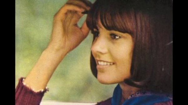 Chantal Goya - J'Ai Je Coeur En Joie, J'Ai Le Coeur En Peine