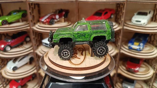 Ford Bronco II смотреть онлайн