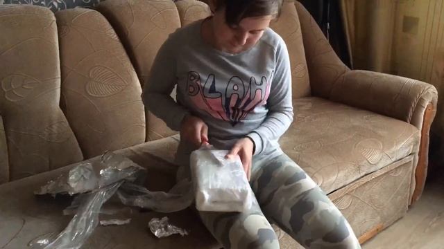 ПОДАРИЛ iPHONE СЕСТРЕ В 13 ЛЕТ! смотреть онлайн