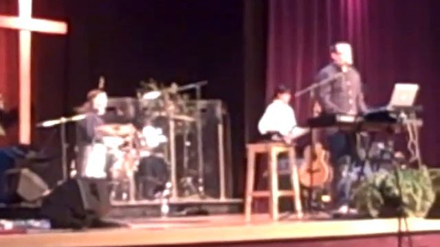 Pierre-Nicolas De Katow un chanteur chrétien français au CCM Montréal en Janvier 2009 смотреть онлайн